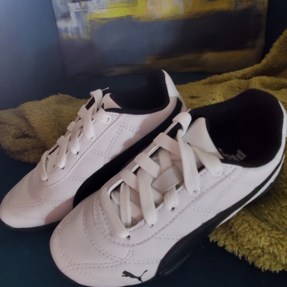 Kids Shoe 10.5 - Picture 5 of 7